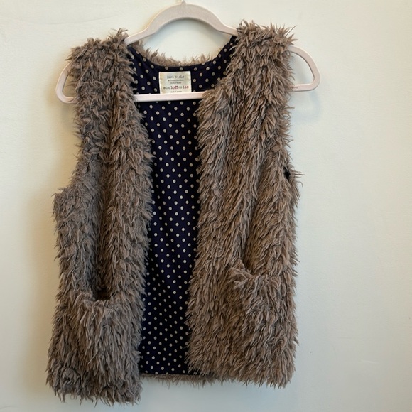 Girls Zara Fur Vest - Picture 1 of 5